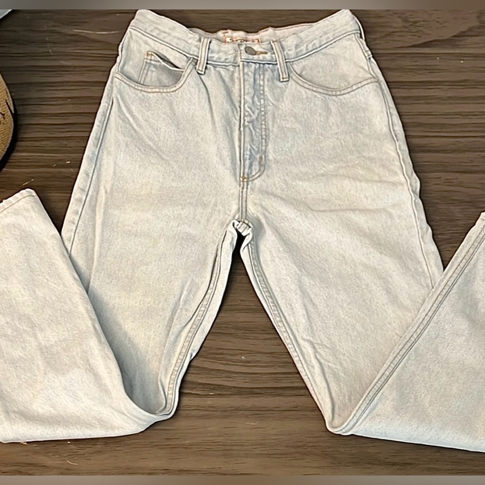 90’s GUESS HIGH WAISTED LIGHTWASH JEANS 29